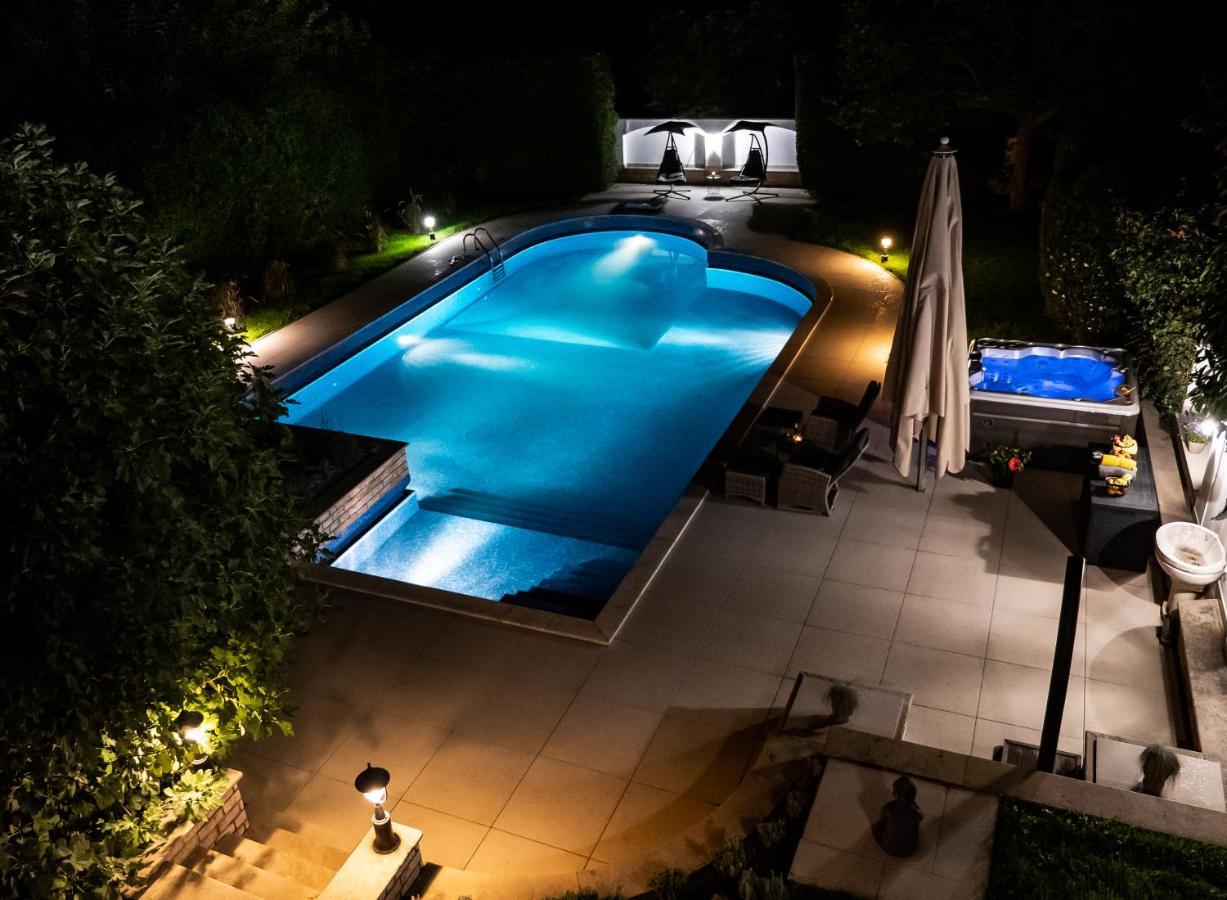 Fuege Villa Luxury & Wellness Balatonfured Exterior photo